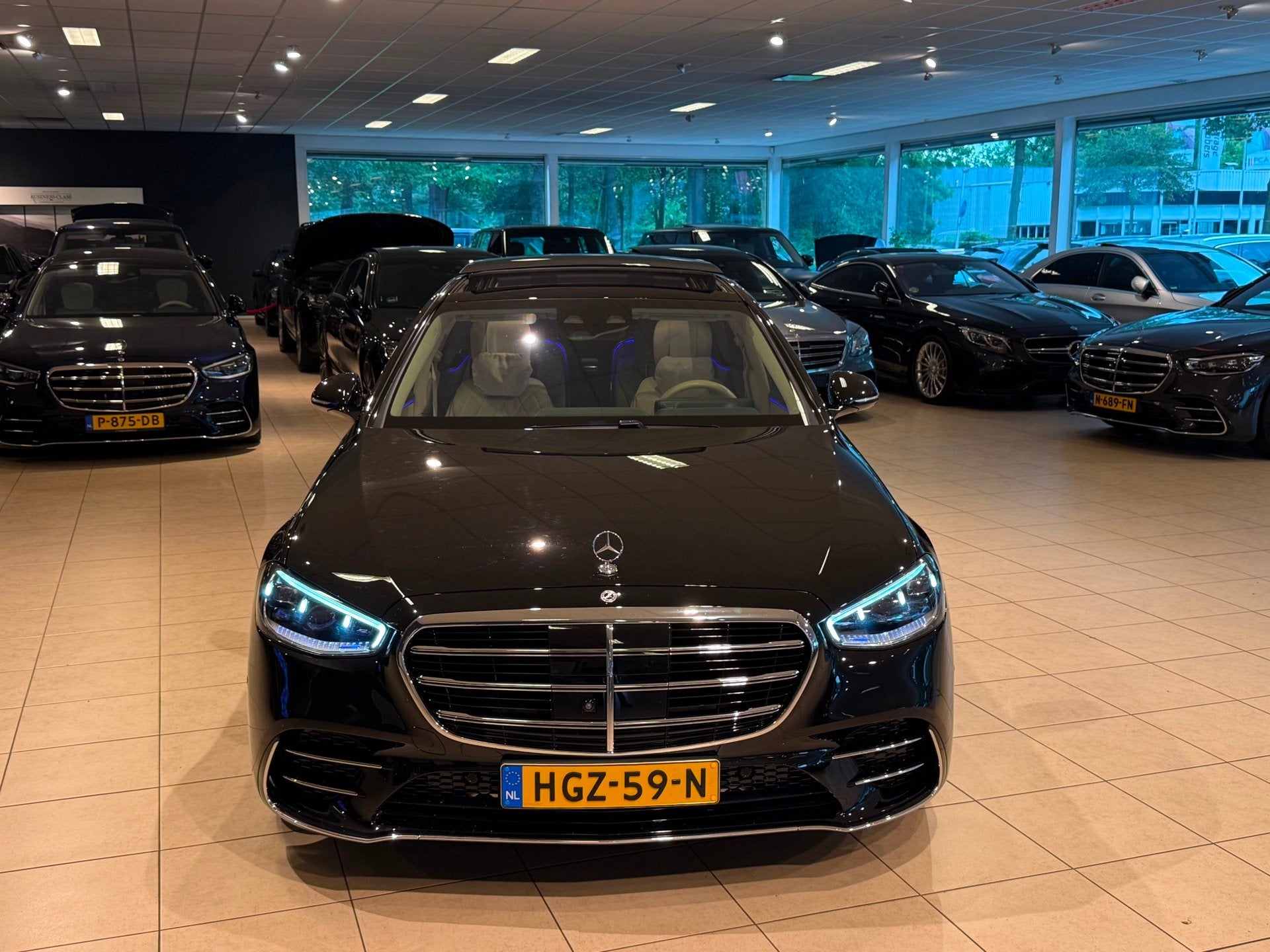 Mercedes-Benz S-klasse S580 e 4MATIC Lang/Manufaktur/4D-Bur/, Auto's, Mercedes-Benz, Automaat, Gebruikt, 367 pk, Zwart