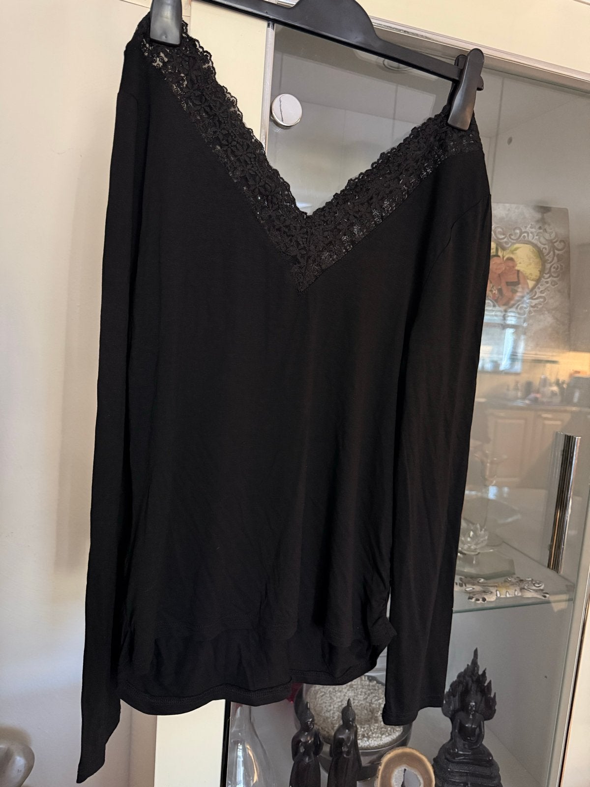 Zwart Shein shirt en kanten V-hals maat 42, Zwart, Maat 42/44 (L), Ophalen of Verzenden, Zo goed als nieuw