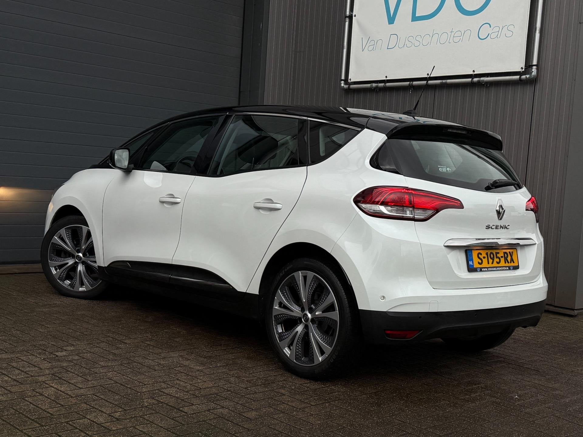 Renault Scénic 1.2 TCe Bose | Half Leder | Navigatie | 2x P, Voorwielaandrijving, Automatische klimaatregeling, Gebruikt, 4 cilinders