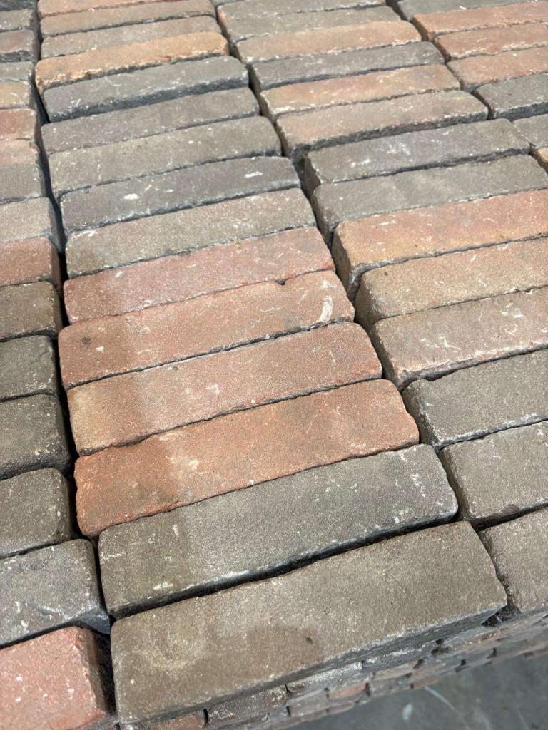 Partij waalformaat klinkers – 22 m² beschikbaar, Tuin en Terras, Tegels en Klinkers, Gebruikt, Klinkers, 10 m² of meer