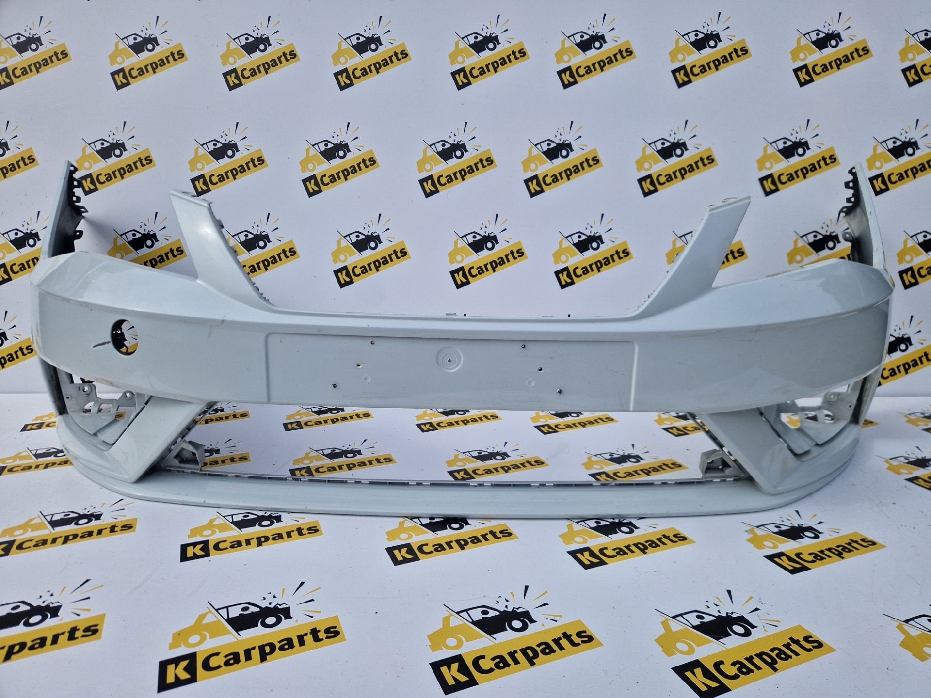 Voorbumper Seat Leon II Facelift Bumper 17-22 5f0807221R, Gebruikt, Voor, Autovia A-2, Km 585 585
08760  Martorell, ES, Ophalen of Verzenden