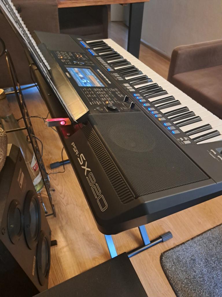Wegens ziekte  ..yamaha psr sx 920  nieuwstaat, Muziek en Instrumenten, Keyboards, Ophalen of Verzenden, Zo goed als nieuw, 61 toetsen