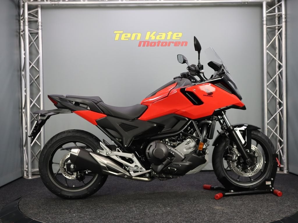 Honda NC 750 X DCT, 745 cc, Bedrijf, Meer dan 35 kW, Toermotor