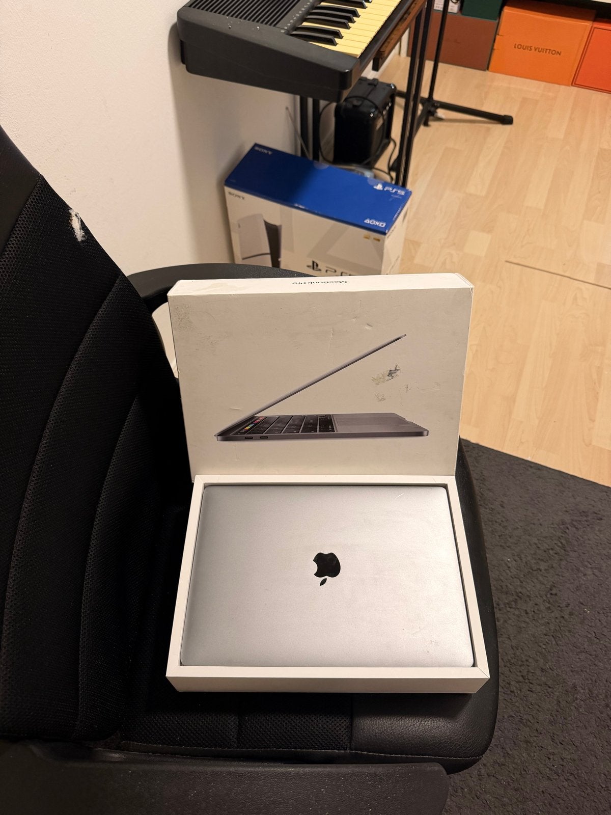 Apple MacBook Pro lees beschrijving!, Ophalen, 8 GB, 13 inch, Minder dan 2 Ghz