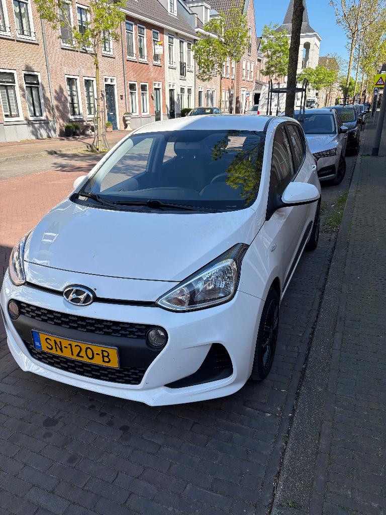 Hyundai i10 1.0i Comfort 66pk 2018 CarPlay, Bluetooth, Airco, Auto's, Hyundai, Voorwielaandrijving, Stof, 4 stoelen, Origineel Nederlands