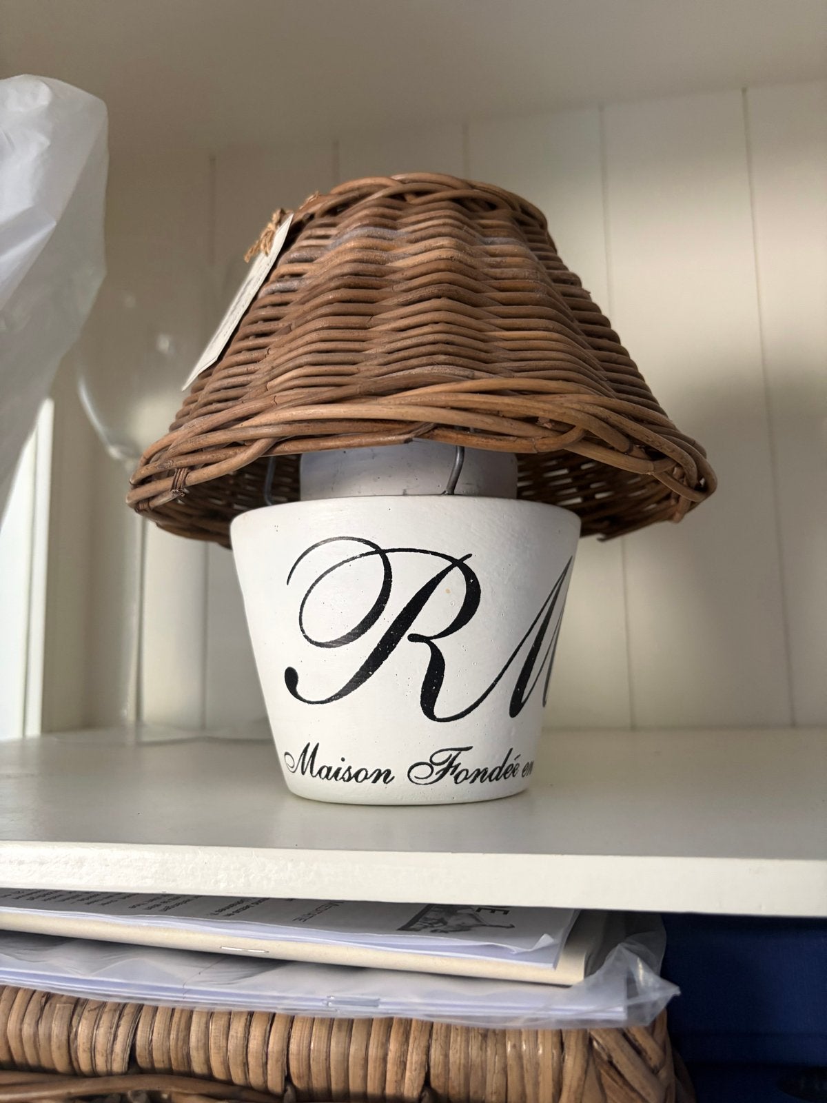 Sfeervolle tafellamp met rieten kap - Maison Fondée, Nieuw, Ophalen of Verzenden, Landelijk, Natuurlijk materiaal