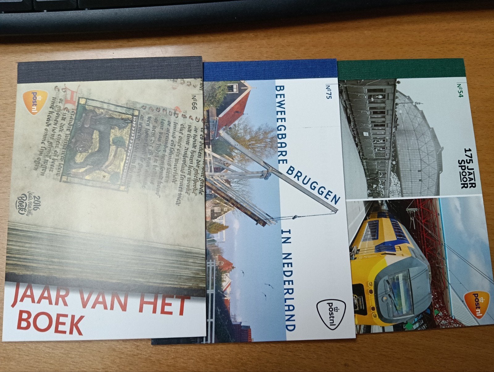 3 schaarse  prestige boekjes NL nr 54,66 en 75, Verzenden