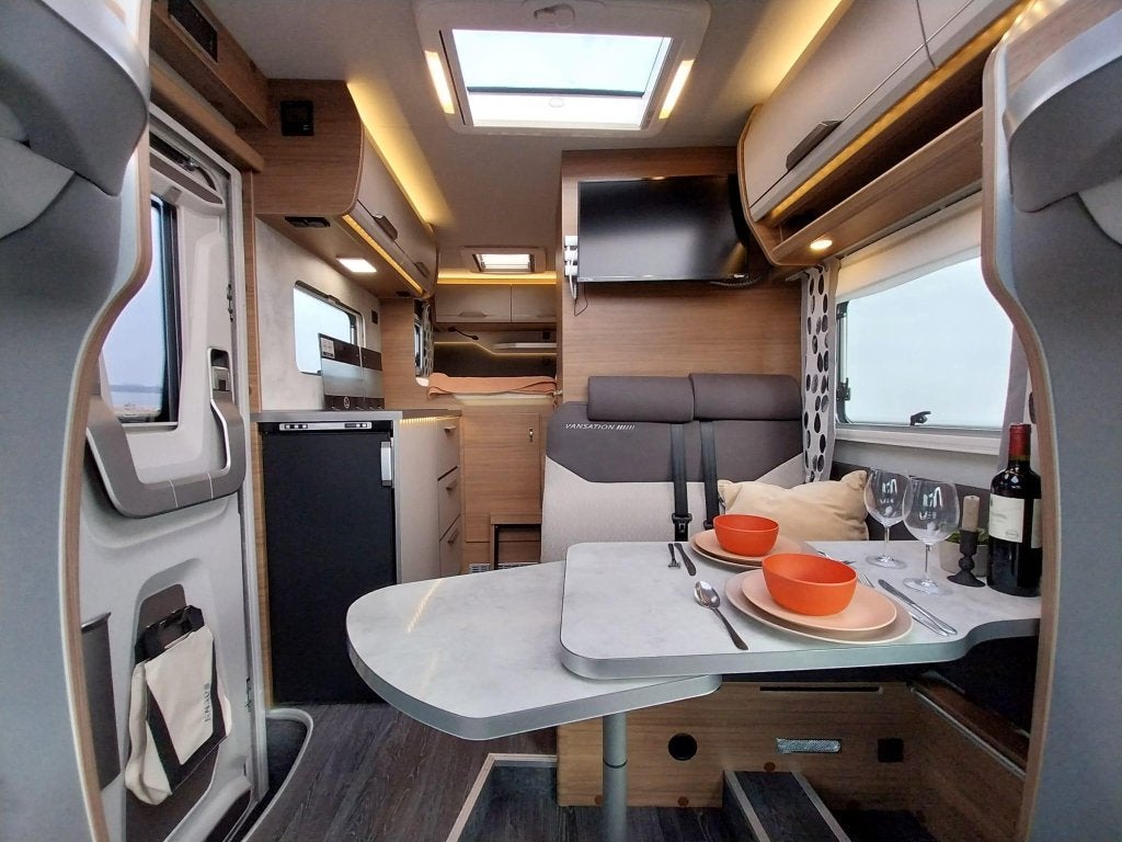 Prachtige compacte Knaus Tourer Van 500 MQ lengte van 590 cm, Airbags, Tot en met 2, Bedrijf, 5 tot 6 meter