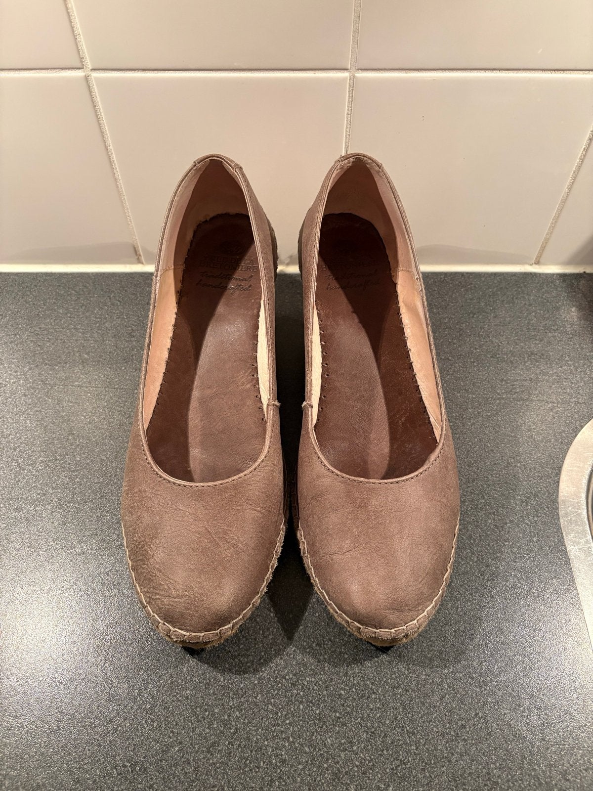 Fred de la Bretoniere Leren Espadrille Sleehak Maat 40 Taupe, Overige kleuren, Ophalen of Verzenden, Zo goed als nieuw, Espadrilles of Moccasins