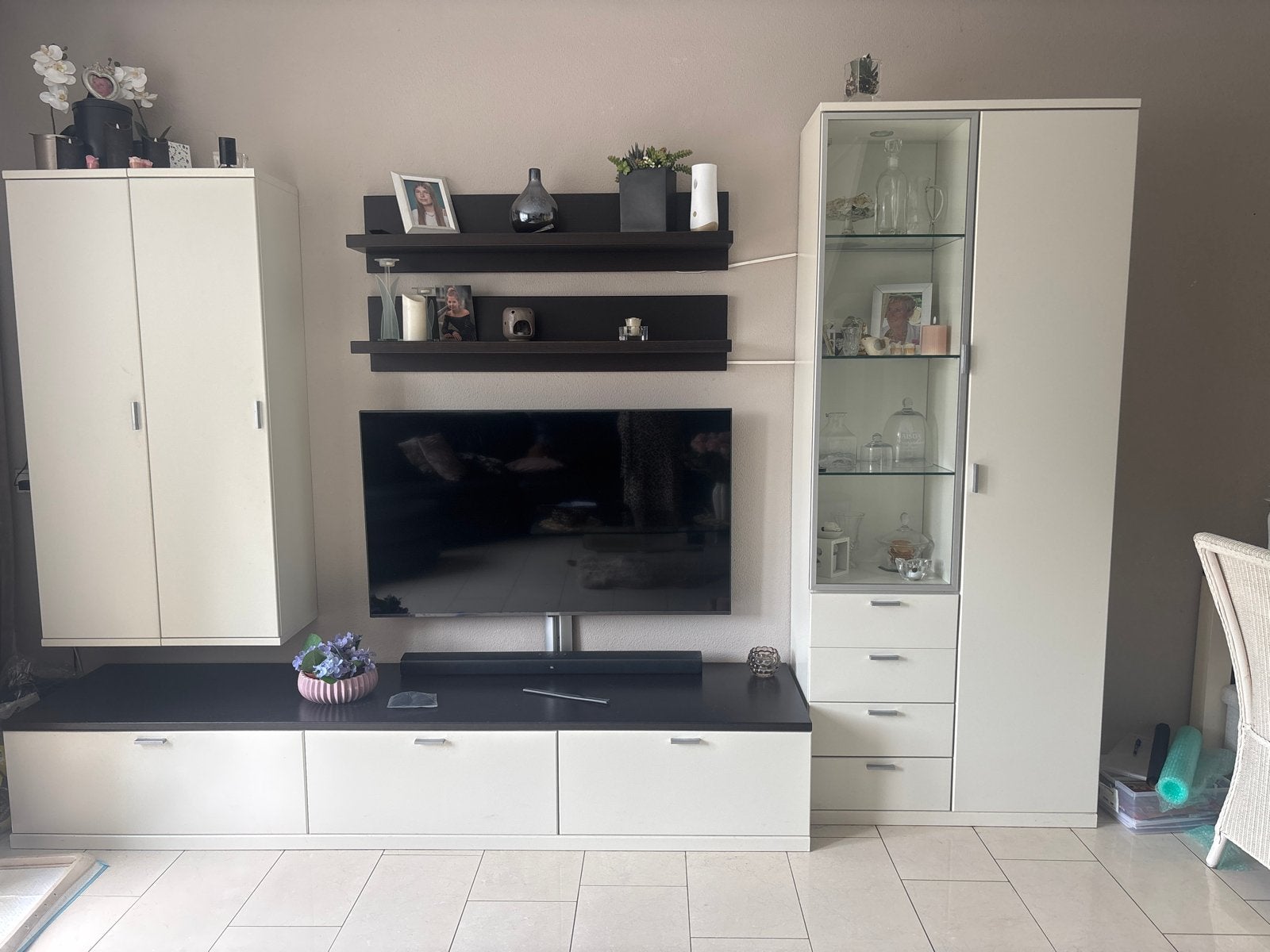 Moderne kastenwand met lades en deuren, geen spaanplaat, Huis en Inrichting, Kasten | Boekenkasten, Ophalen, Overige materialen