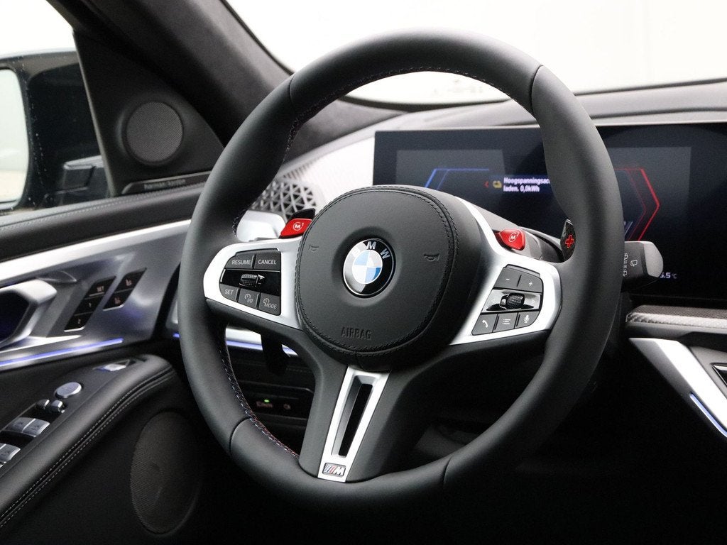 BMW XM PHEV 50e 30 kWh (bj 2026, automaat), Auto's, BMW, Met garantie (alle), Overige brandstoffen, Zwart, Bedrijf