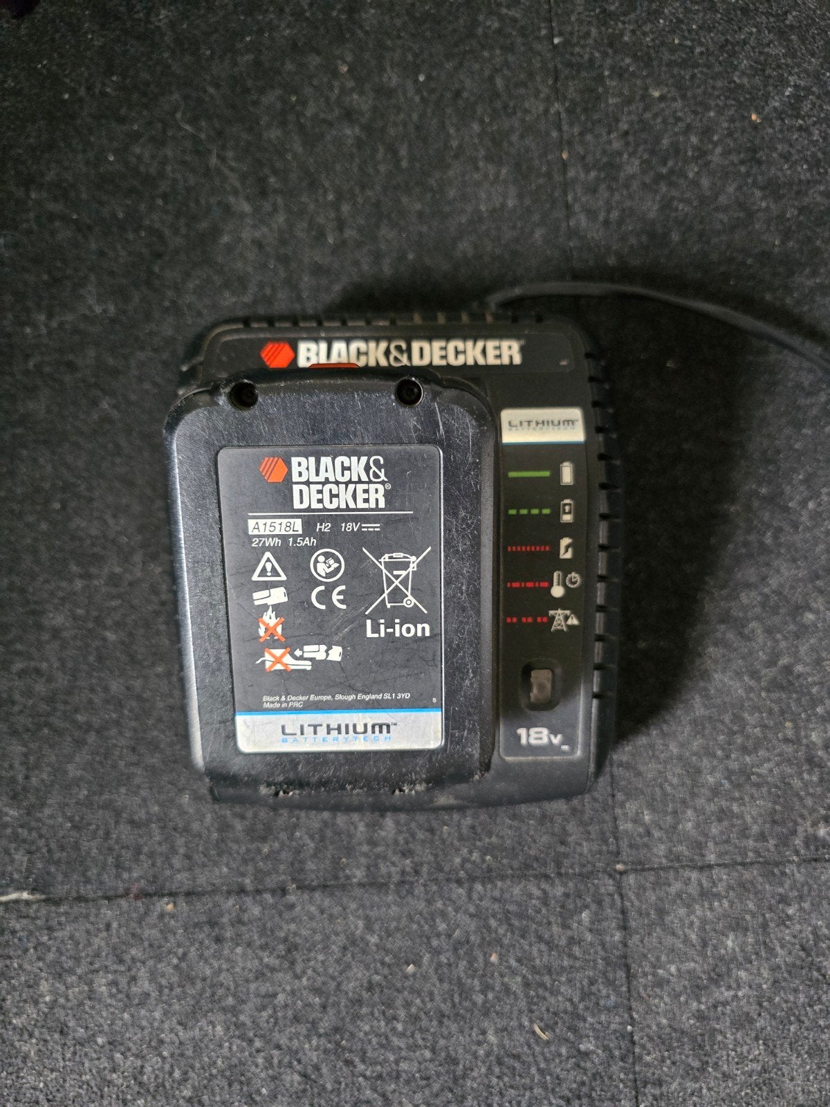 Black & Decker Accu en Lader - 18V Li-ion (Accu bijna op), Ophalen of Verzenden, Gebruikt, Overige typen