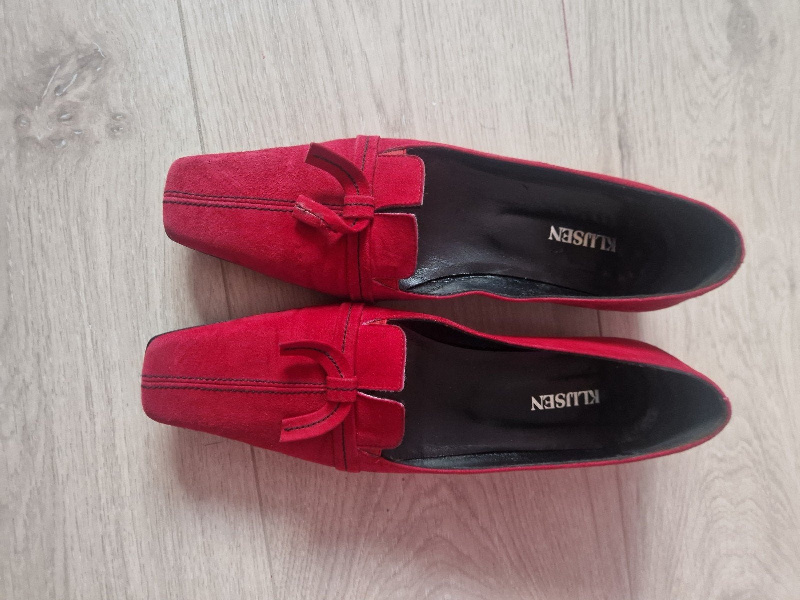 schoentjes, Ophalen, Zo goed als nieuw, Rood