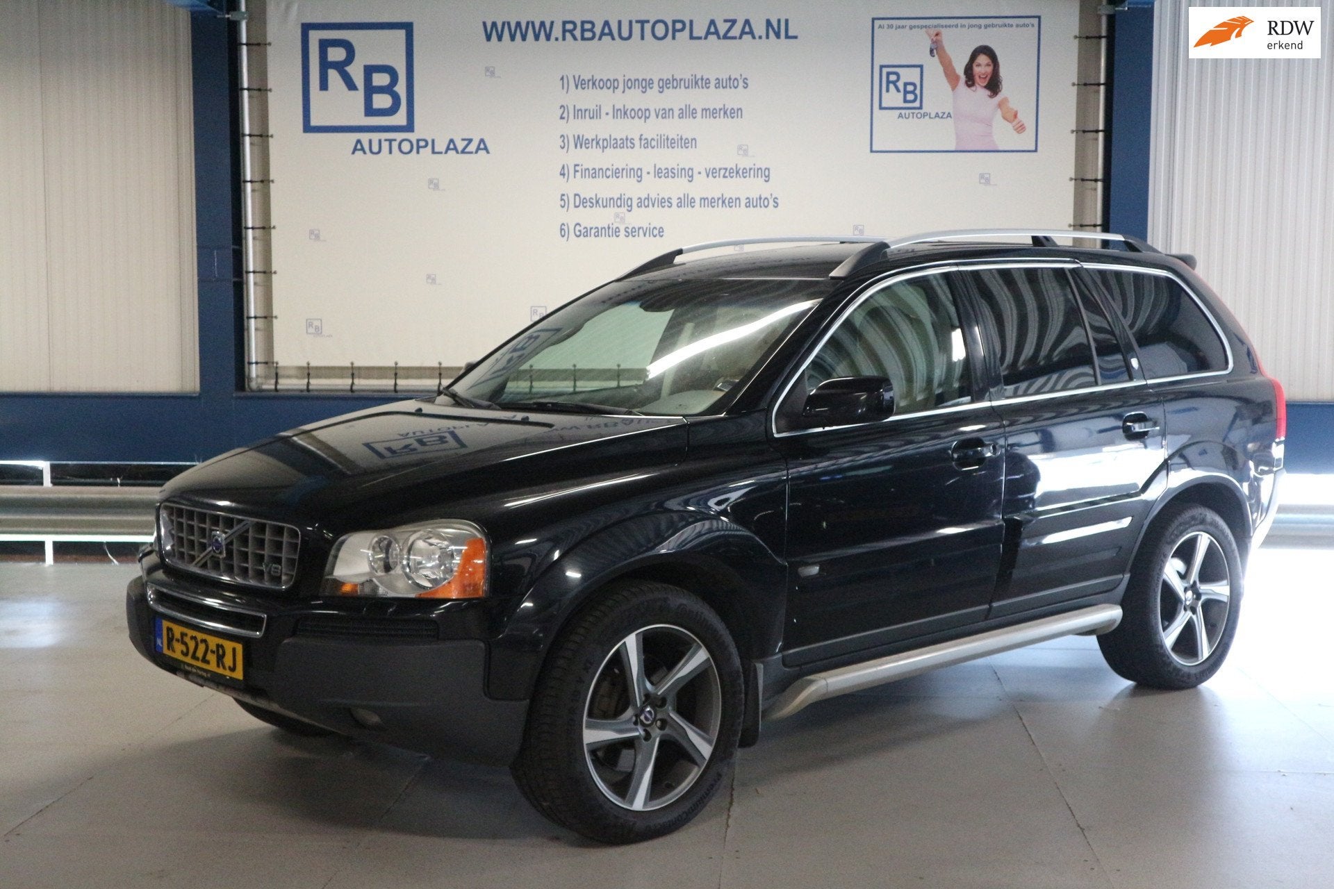 Volvo XC90 4.4 V8 Momentum / FULL SERVICE / 320 PK / 8 CYLIN, Gebruikt, 8 cilinders, 138 €/maand, Zwart