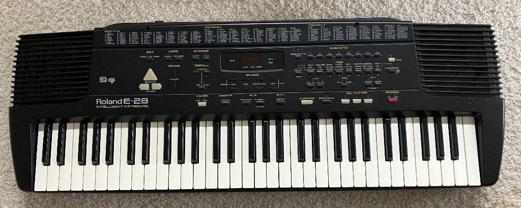 Roland E-28, Muziek en Instrumenten, Ophalen, Roland, Aanslaggevoelig, 61 toetsen