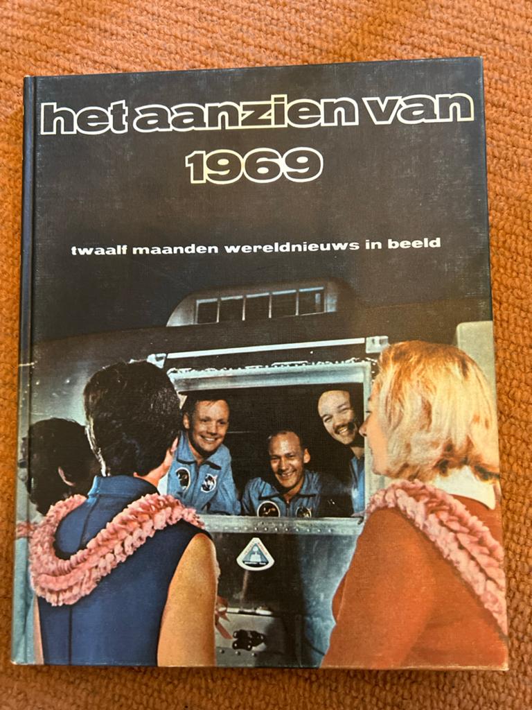 Het Aanzien Van 1969 - Twaalf maanden wereldnieuws in beeld, Boeken, Geschiedenis | Wereld, Ophalen of Verzenden, 20e eeuw of later