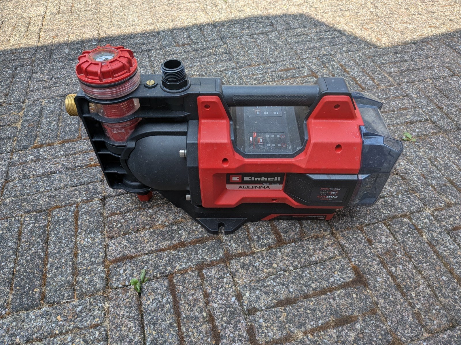 Einhell AQUINNA 18/30 F LED Automatische Accu-Tuinpomp, Ophalen of Verzenden, Zo goed als nieuw, Accu, Besproeiingspomp