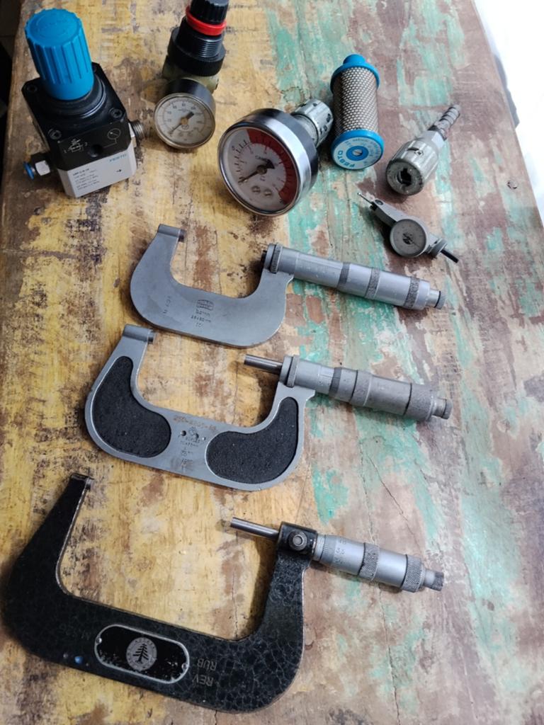 Set van 3 Micrometers en Luchtgereedschap (prijs per stuk), Ophalen of Verzenden, Gebruikt