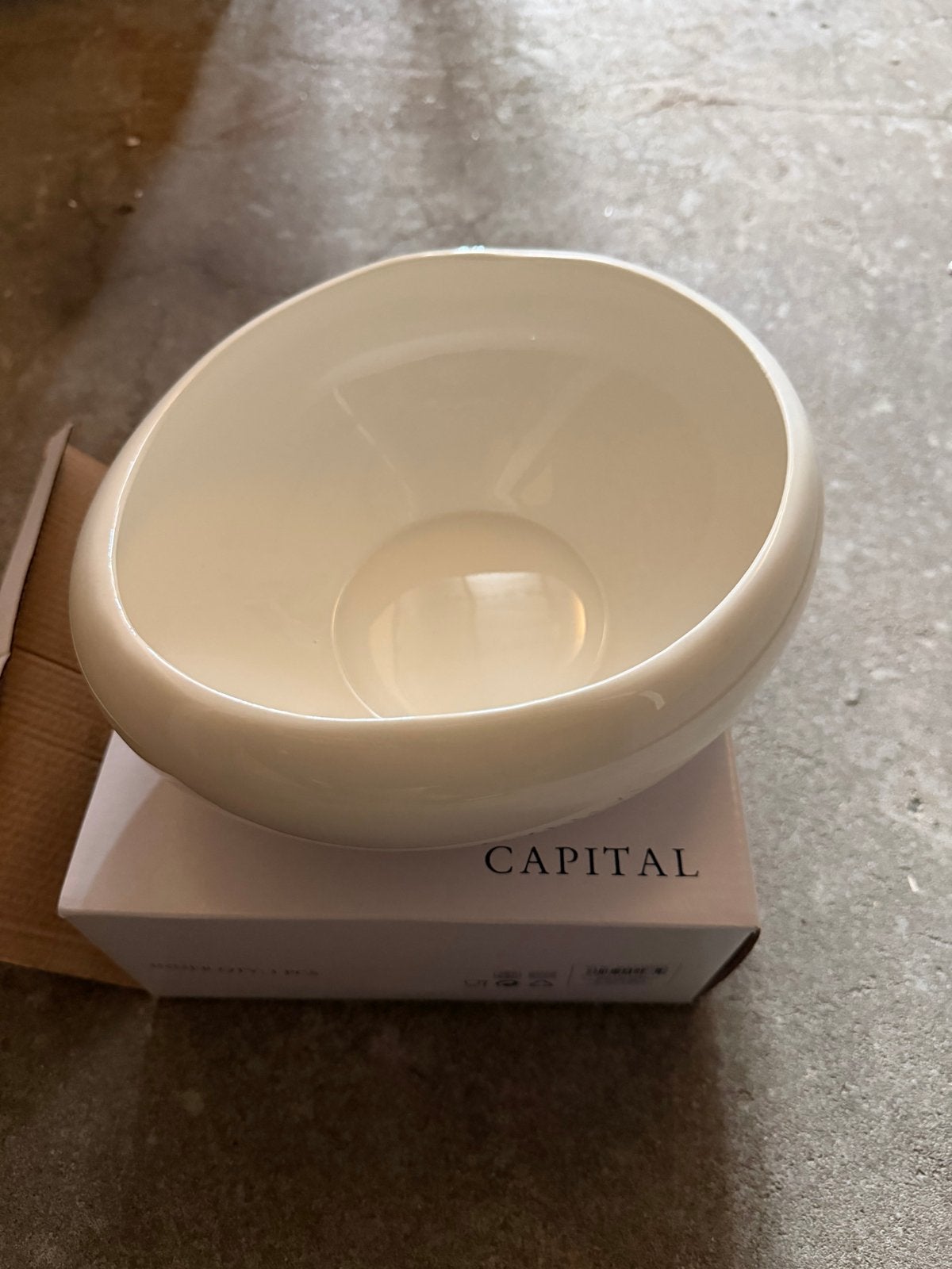 Bavary Capital 9" Bowl - Nieuw in doos, Ophalen, Porselein of Keramiek, Schaal, Rond