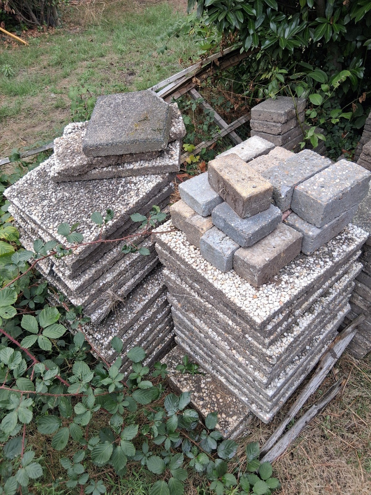 120 stoeptegels en 30 grotere tuintegels, Ophalen, Gebruikt, Beton, Terrastegels
