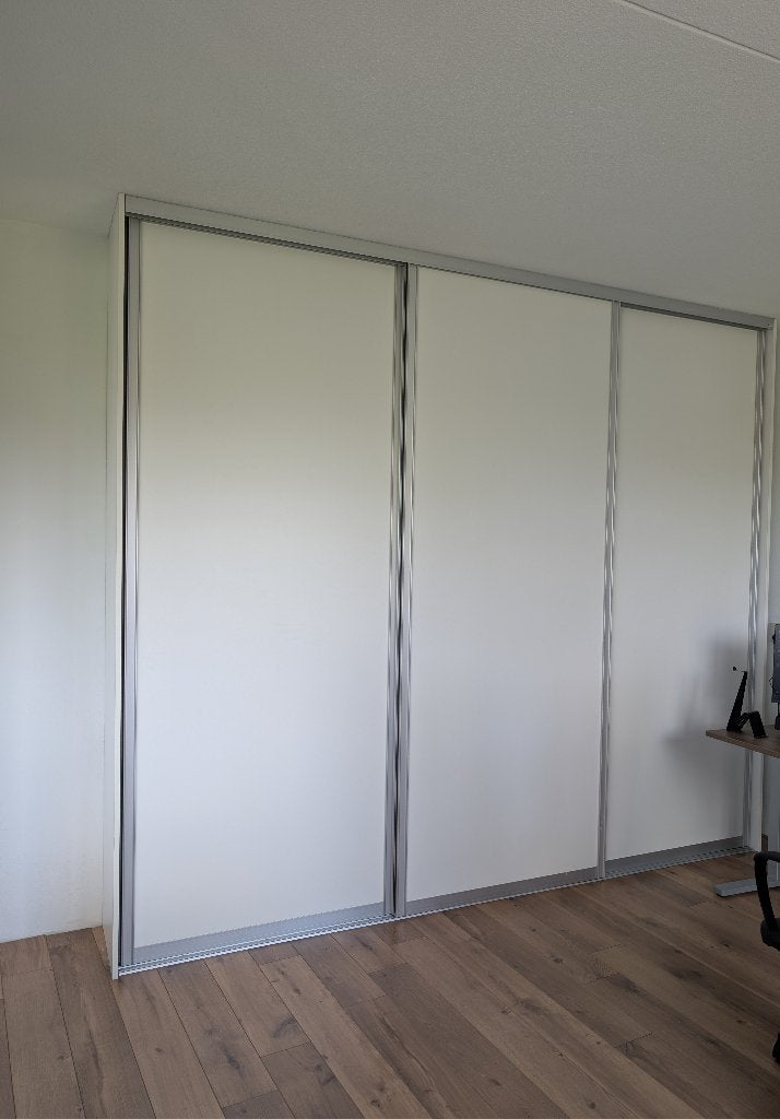 Prachtige Boekenkast met Schuifdeuren, 200 cm of meer, 200 cm of meer, Modern, 25 tot 50 cm