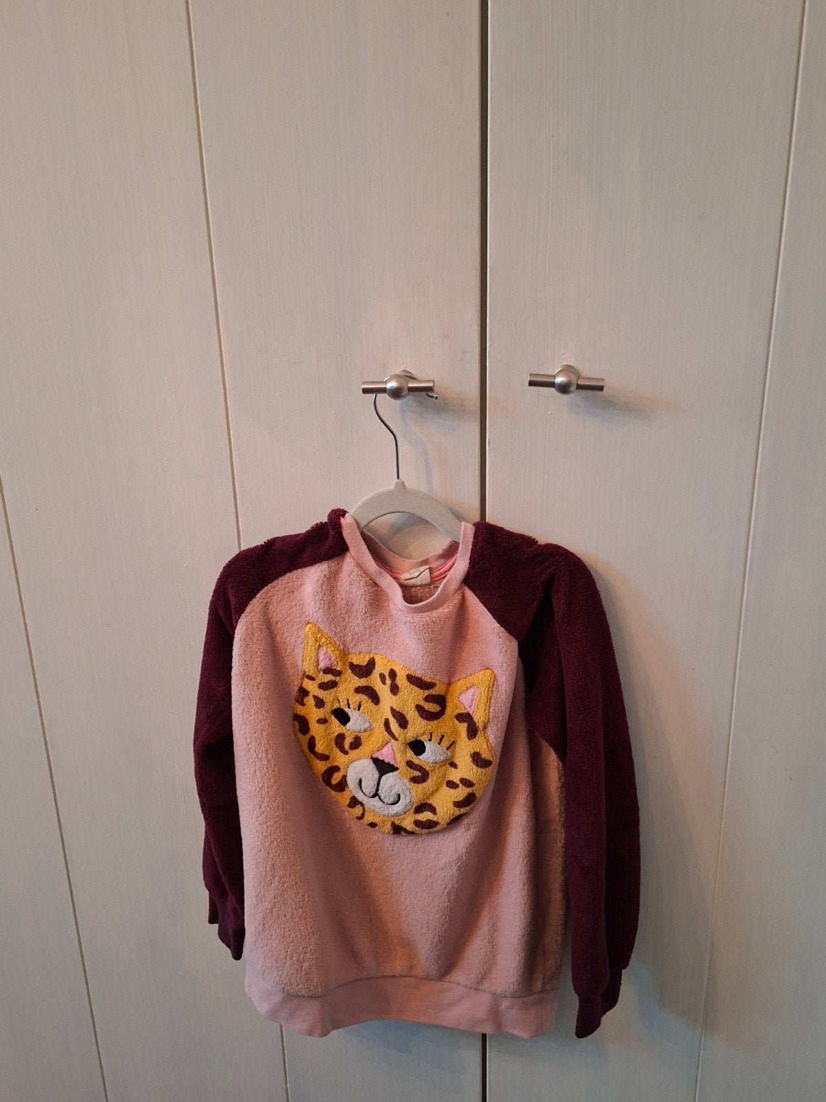 Hema pyjama set met luipaardprint - maat 134/140, Kinderen en Baby's, Kinderkleding | Maat 134, Nacht- of Onderkleding, Gebruikt