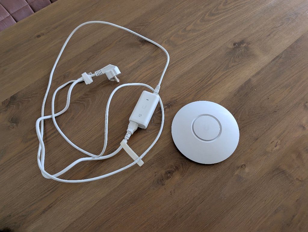 UniFi U6 Lite access point + POE adapter – Wi-Fi 6, Computers en Software, Accesspoints, Ophalen, Zo goed als nieuw, Ubiquiti UniFi