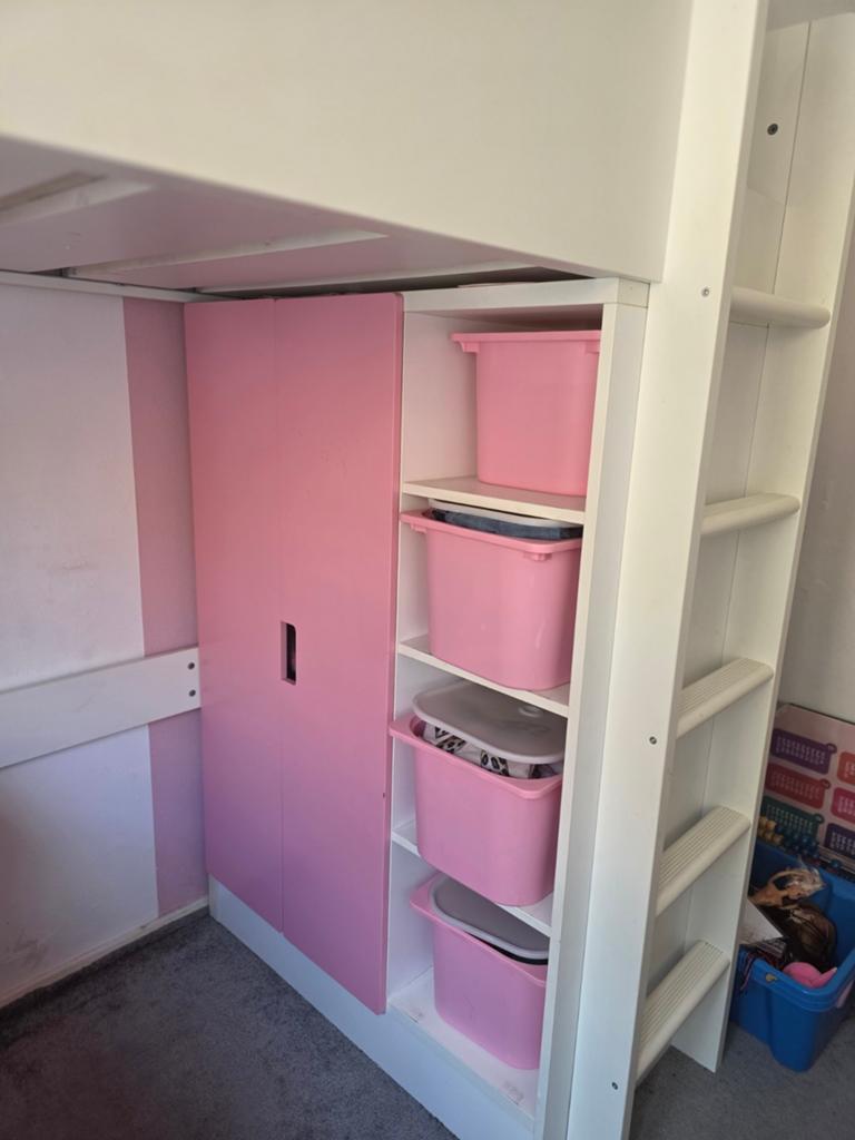 IKEA Kinderkamer: Stapelbed, kast, bureau, spiegel, rek, Ophalen, Zo goed als nieuw, Jongetje of Meisje