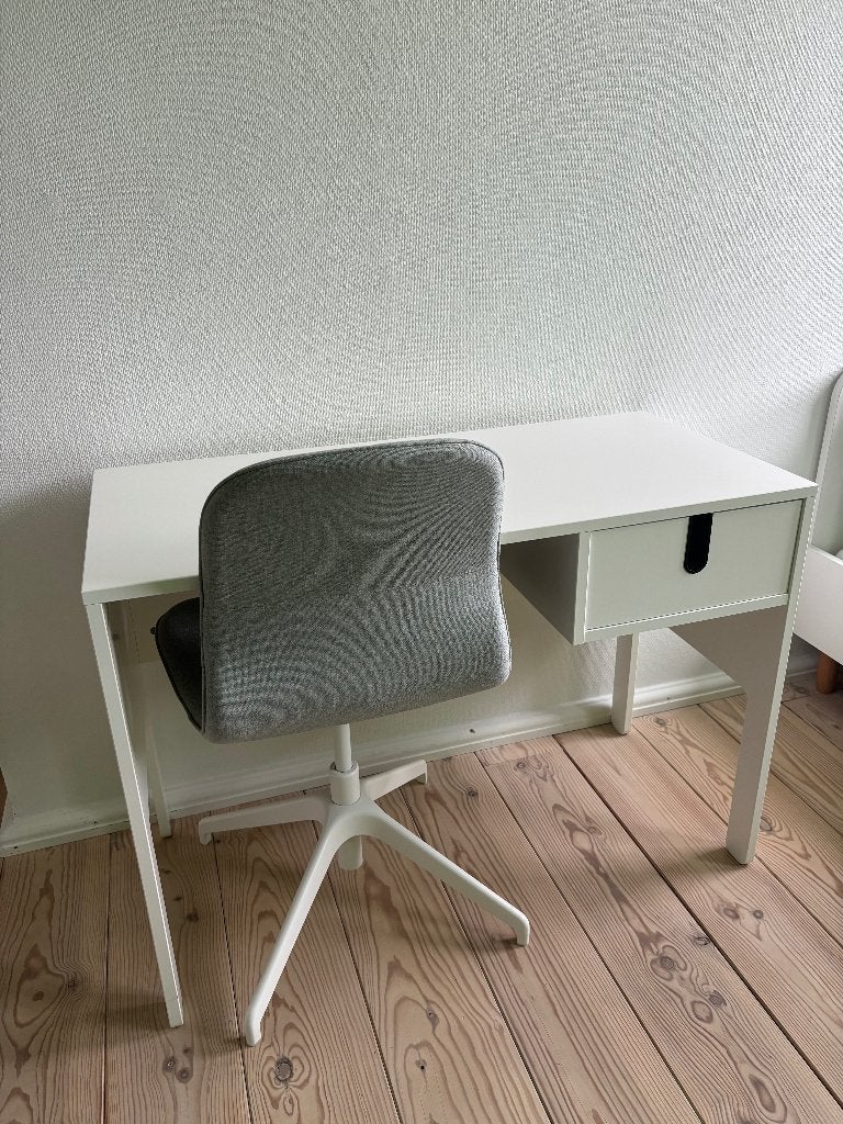 IKEA Bureaustoel Grijs/Wit, Huis en Inrichting, Ophalen, Zo goed als nieuw, Grijs, Bureaustoel