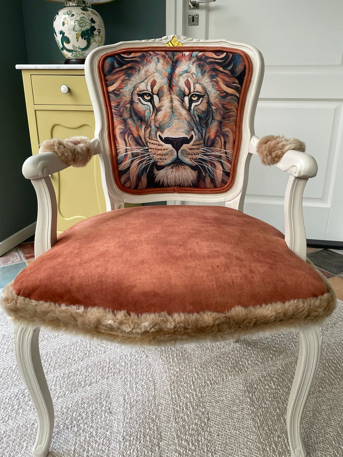 Unieke Brocante Fauteuil met Leeuwenprint, Minder dan 75 cm, Zo goed als nieuw, Stof, 50 tot 75 cm