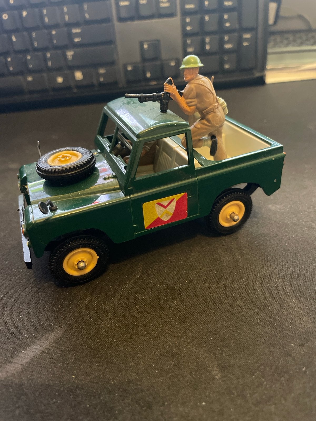 Britains Land Rover met figuur - Vintage speelgoedauto, Overige merken, Gebruikt, Auto, Verzenden