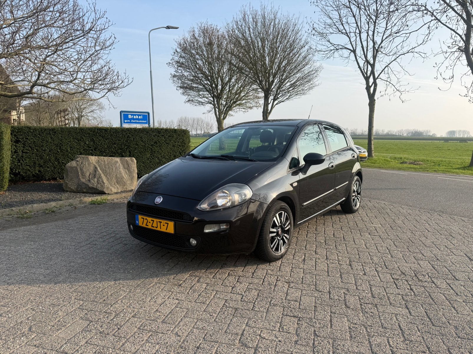 Fiat Punto 0.9 Twinair 85 5-D 2012 Zwart, Voorwielaandrijving, Stof, Zwart, Origineel Nederlands