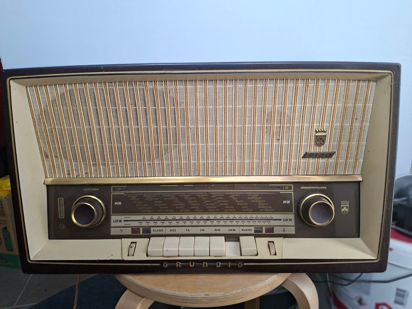 Grundig buizenradio., Ophalen