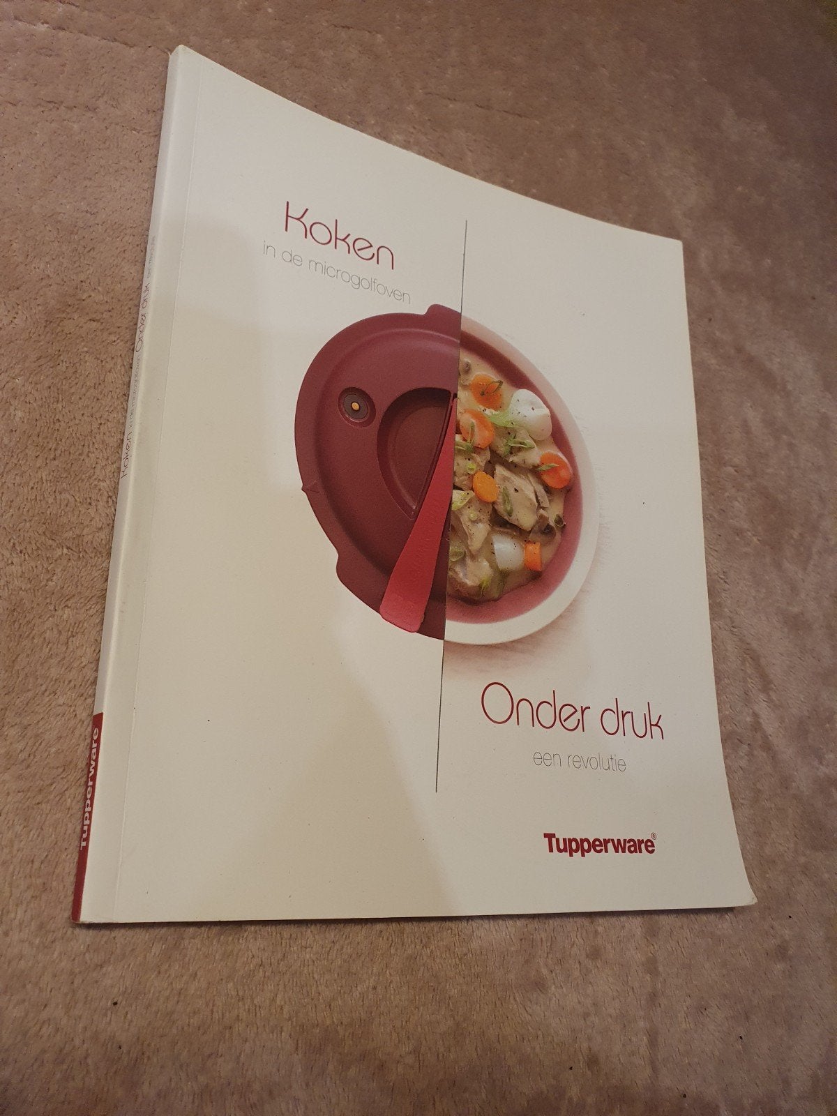 Tupperware Microgourmet kookboek- Koken in de microgolfo, Ophalen of Verzenden, Zo goed als nieuw