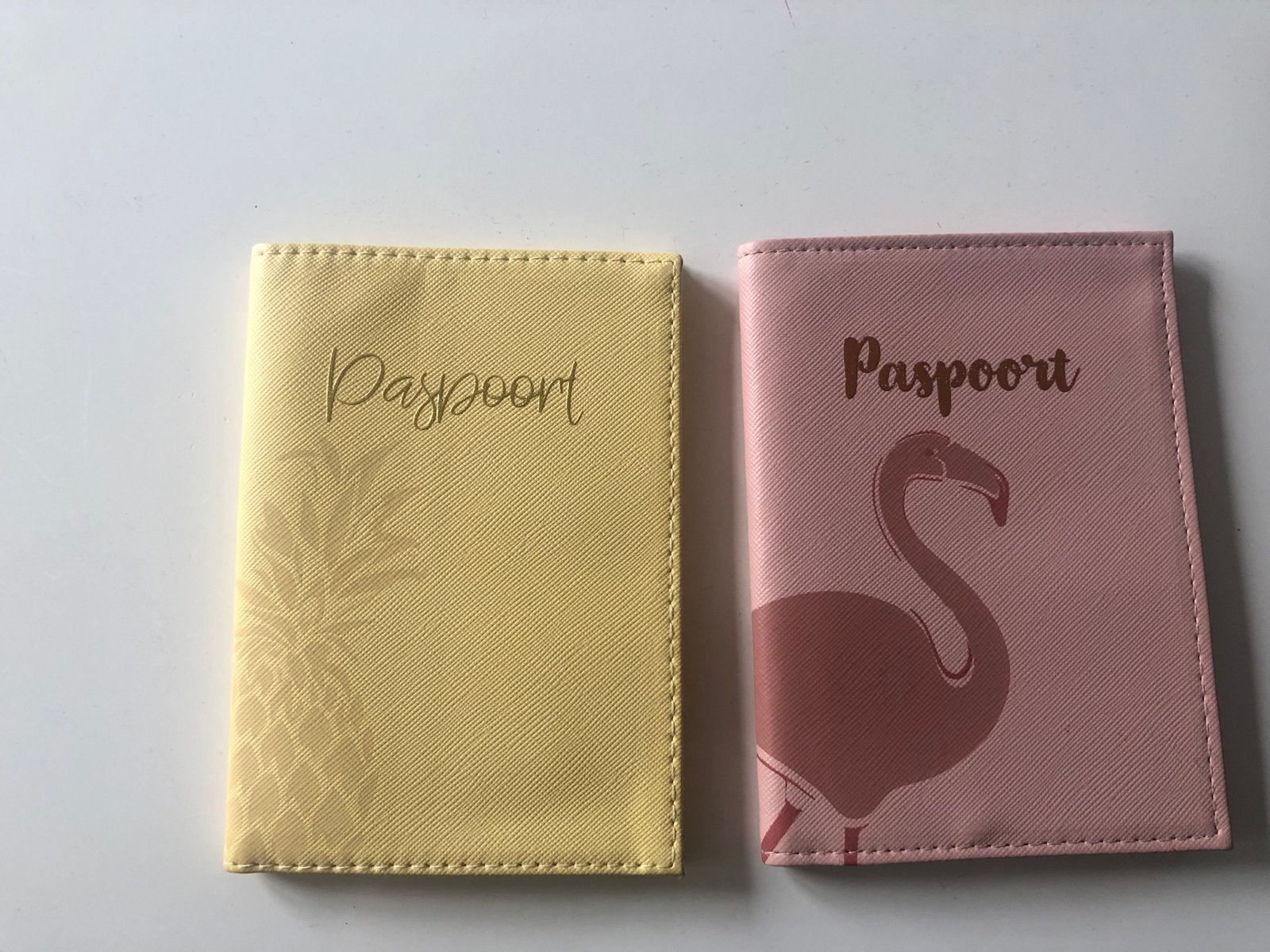 Paspoorthoesjes - Geel en Roze met Flamingo/Ananas, Ophalen of Verzenden, Nieuw, Geel, Overige merken