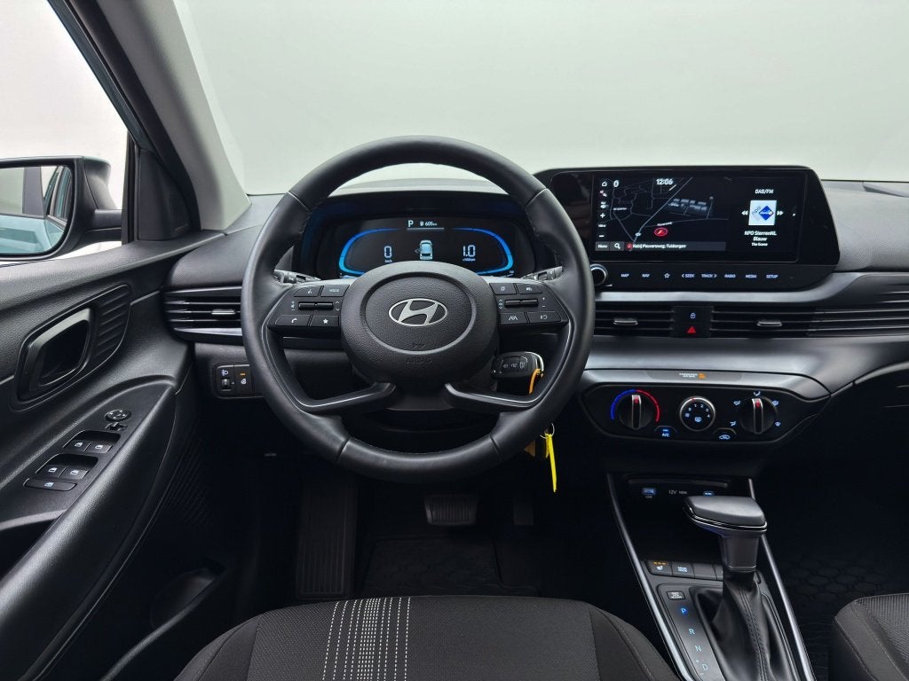 Hyundai i20 1.0 T-GDI Comfort Automaat | Private lease 439 p, Gebruikt, Zwart, Bedrijf, 19 km/l