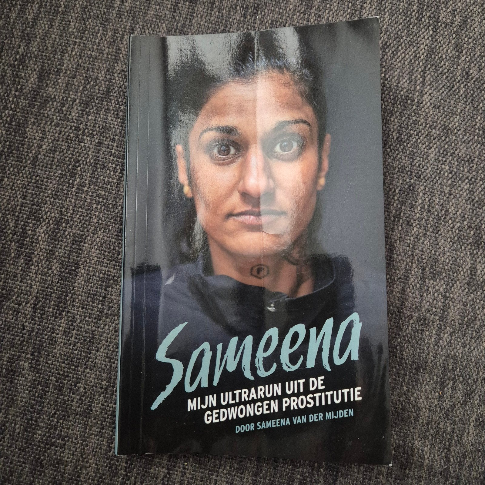 Sameena: Mijn ultrarun uit de gedwongen prostitutie, Ophalen