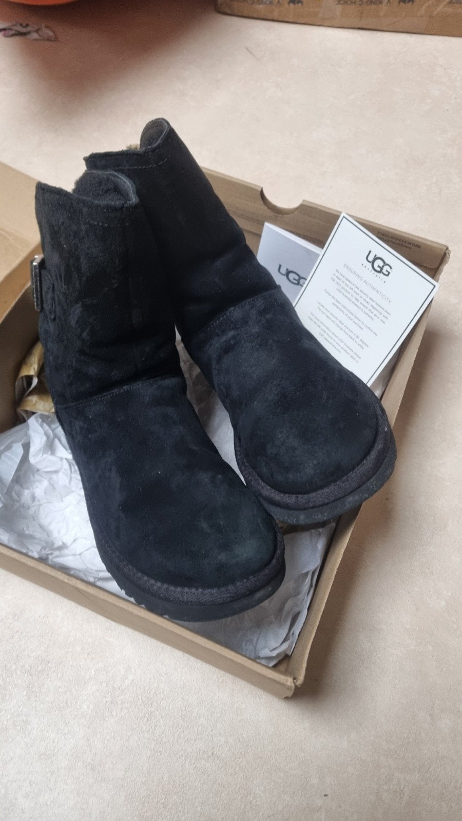 UGG laarzen maat 36 zgan, Kleding | Dames, UGG, Zwart, Lage of Enkellaarzen, Ophalen of Verzenden