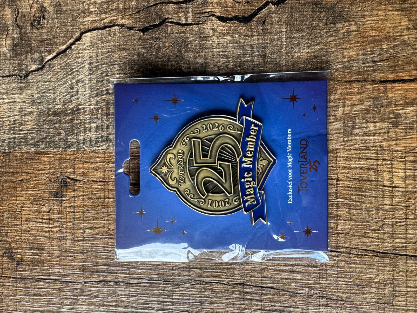 Toverland jubileum pin 25 jaar., Verzamelen, Ophalen of Verzenden, Nieuw, Overige onderwerpen, Speldje of Pin