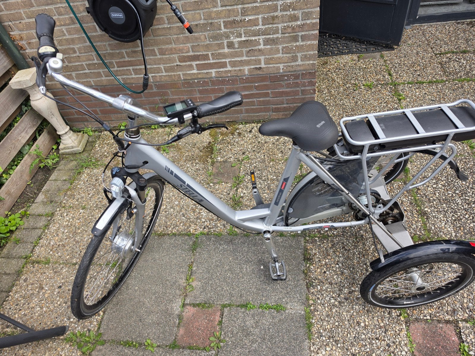 Stella driewieler elektrische fiets, Ophalen