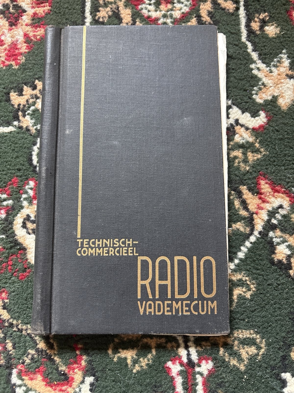Technisch-Commercieel Radio Vademecum - Vintage Boek, Boeken, Ophalen of Verzenden, Gelezen, Elektrotechniek