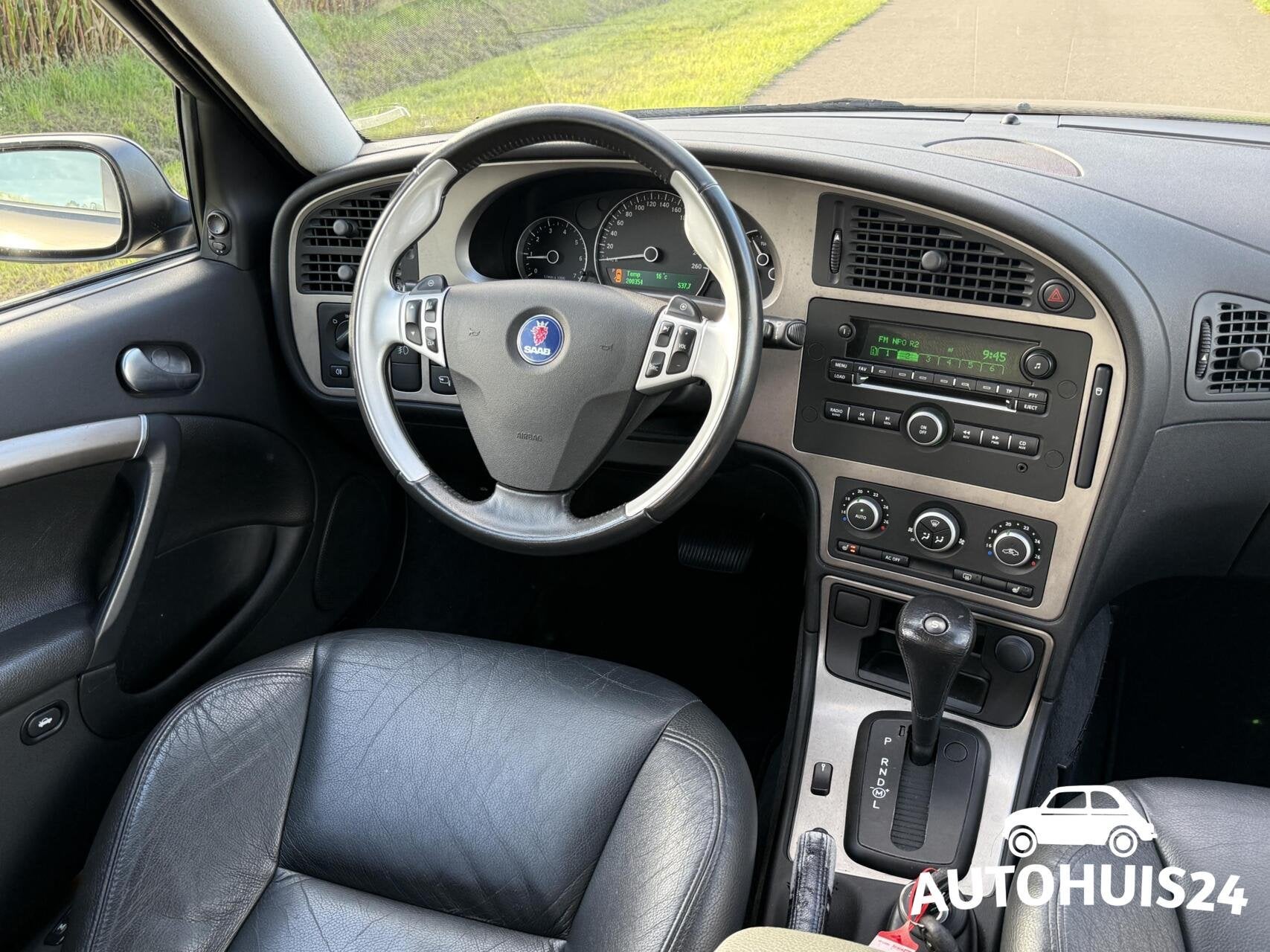 Saab 9-5 Estate 2.3 Turbo Aero Automaat Youngtimer|Trekhaak|, Auto's, Dealer onderhouden, Automatische klimaatregeling, Zwart