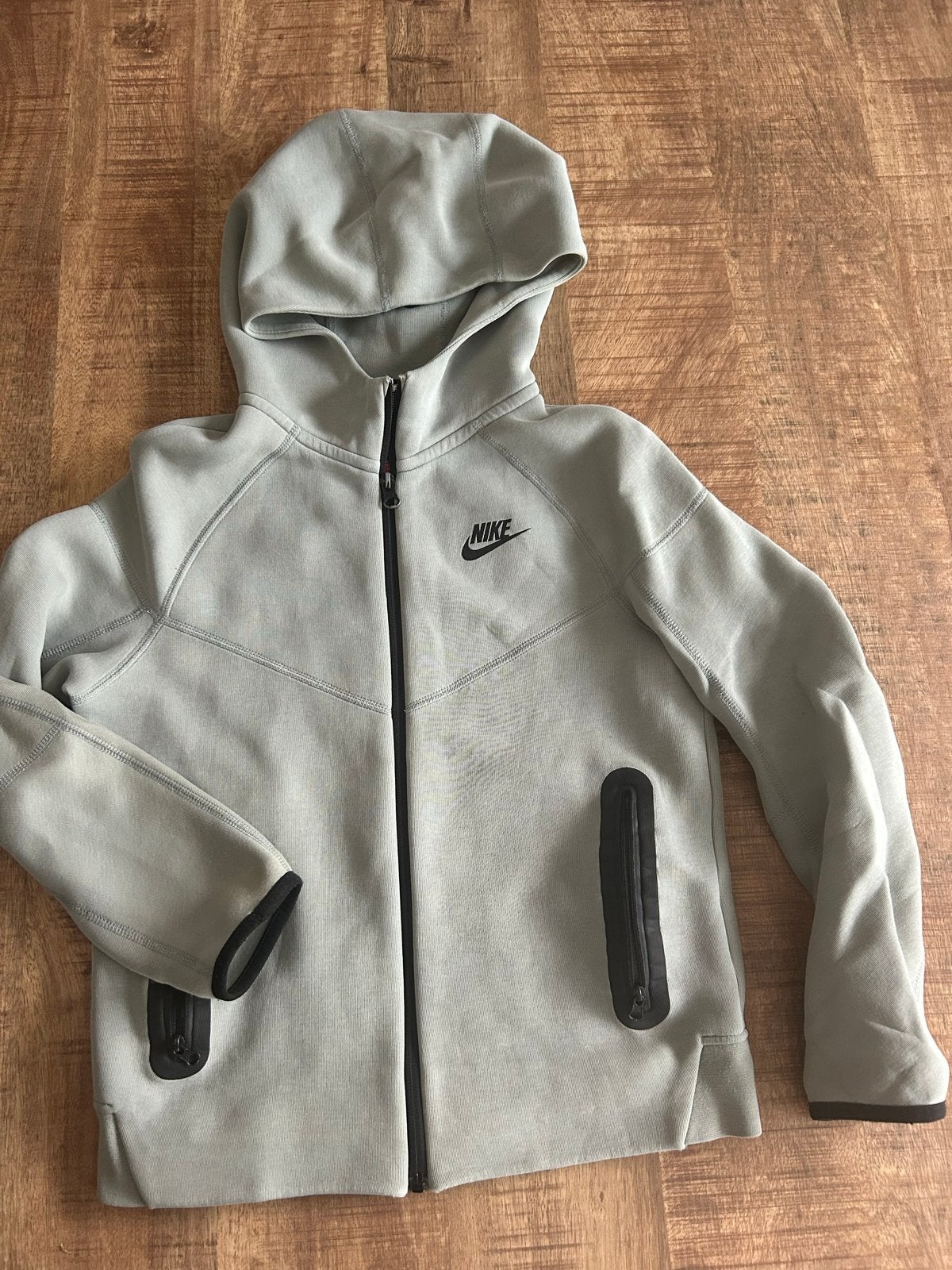 Nike Tech Fleece trainingspak (hoodie en broek) - Maat M, Ophalen of Verzenden, Gebruikt, Jongen of Meisje