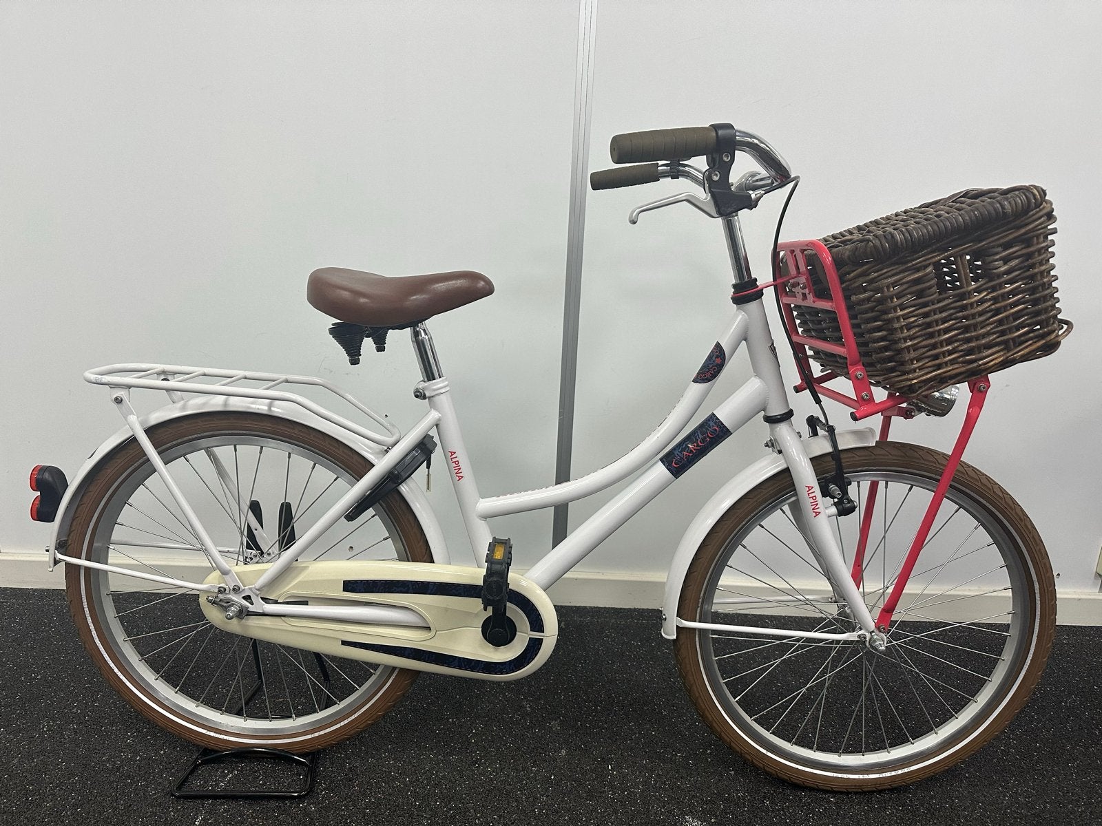 Nette Alpina Cargo  Meisjesfiets 22 inch, Ophalen of Verzenden, Zo goed als nieuw, Terugtraprem, 20 inch of meer