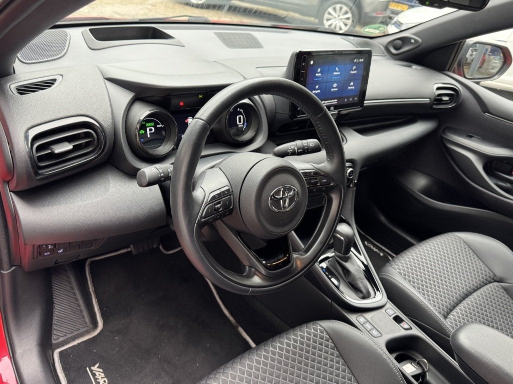 Toyota Yaris 1.5 Hybrid 130 executive Camera/stoelvw/carplay, Auto's, Automaat, 450 kg, Gebruikt, Euro 6
