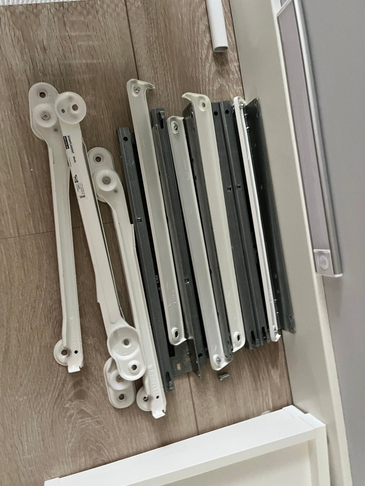 IKEA Komplement Fijnraadmand met Uittrekrail (2 stuks), Ophalen, Met plank(en), Gebruikt, 50 tot 100 cm