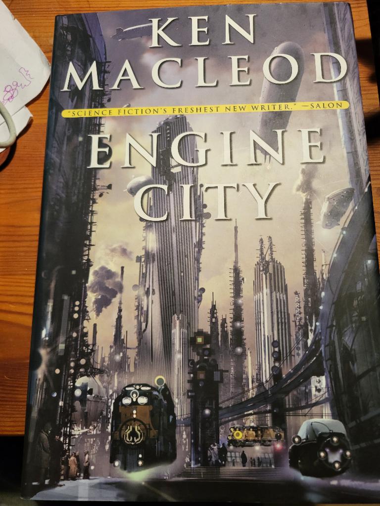 Ken MacLeod - Engine City, Ophalen of Verzenden, Zo goed als nieuw, Ken MacLeod