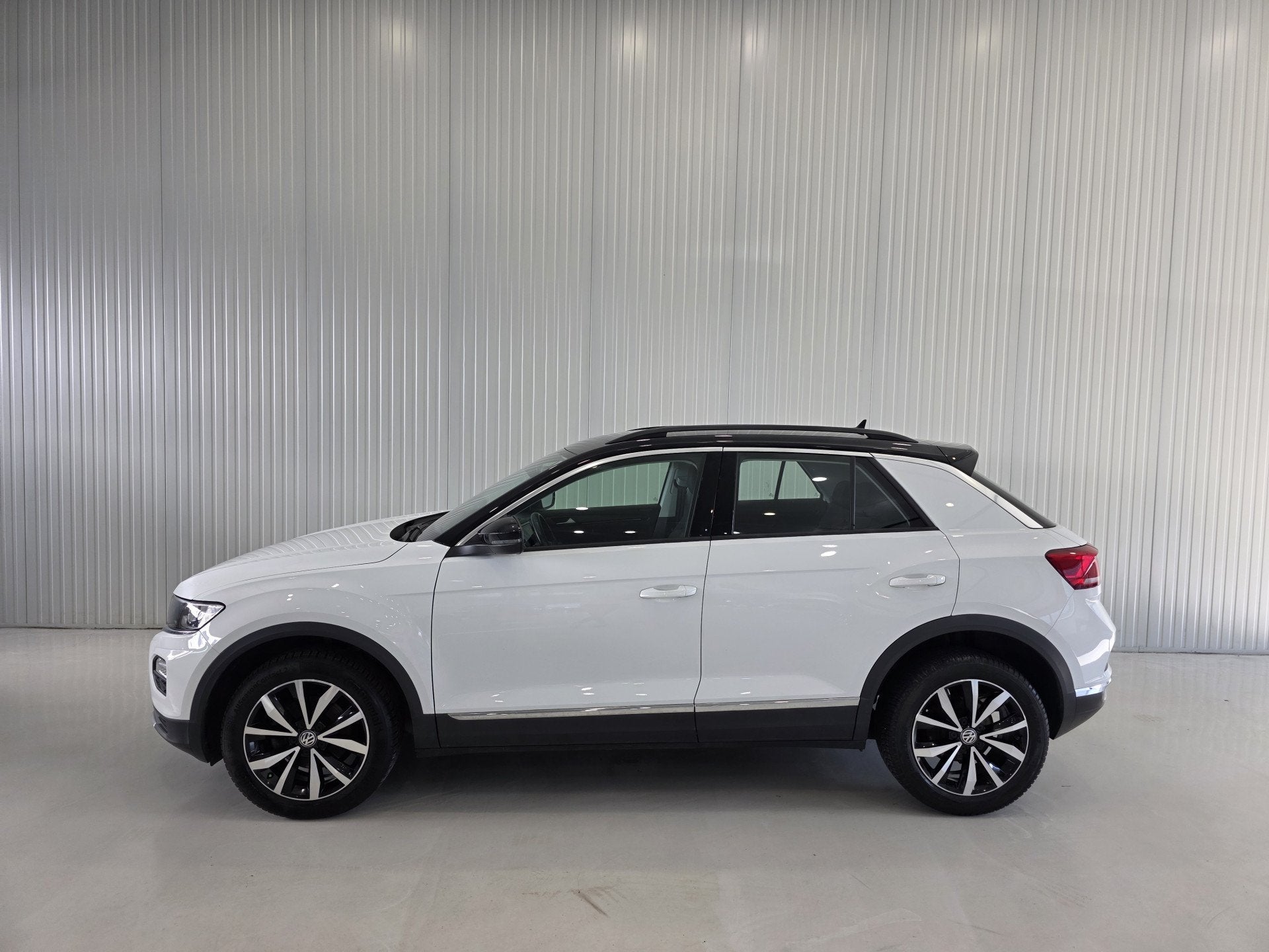 Volkswagen T-Roc 1.0 TSI Style |Dealer onderhouden|Garantie|, Voorwielaandrijving, Dealer onderhouden, Stof, Gebruikt