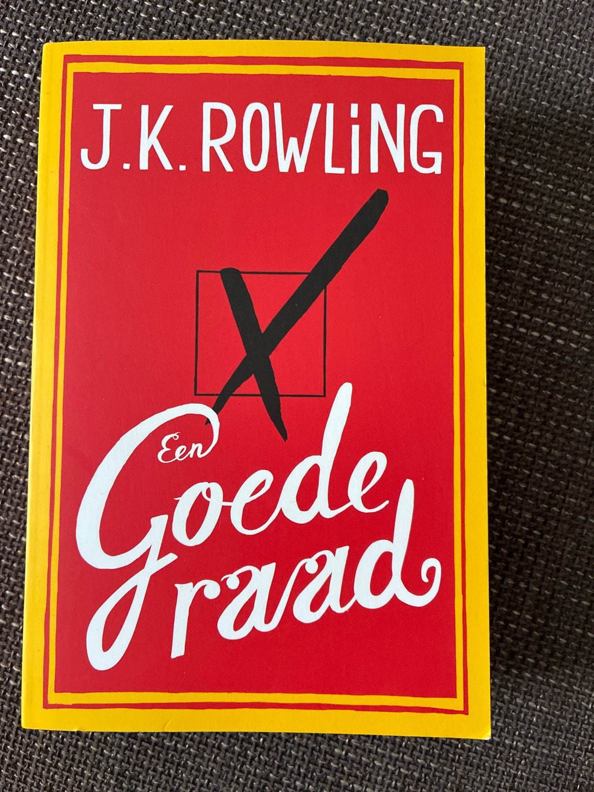 J.K. Rowling - Een Goede Raad (The Casual Vacancy), Ophalen of Verzenden, Zo goed als nieuw, Nederland