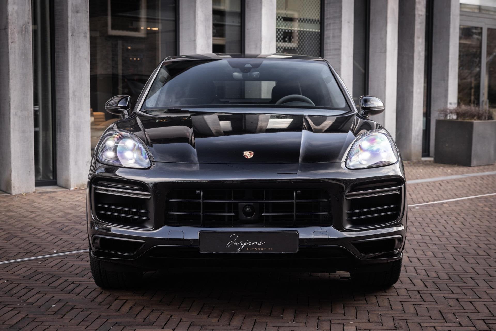 Porsche Cayenne Coupé 4.0 Turbo (550pk) PCCB | Burmester |, Automaat, 2175 kg, Gebruikt, Leder en Stof